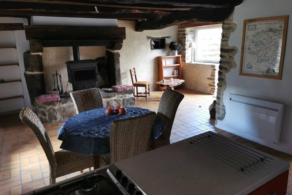 Petite Maison Dans Les Monts D'Arree Ty Coz Commana Exterior foto